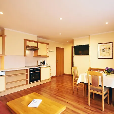 Sonnberg מלון דירות 4*