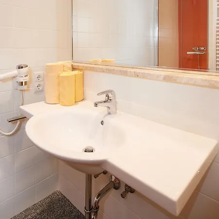 Sonnberg Aparthotel 4*